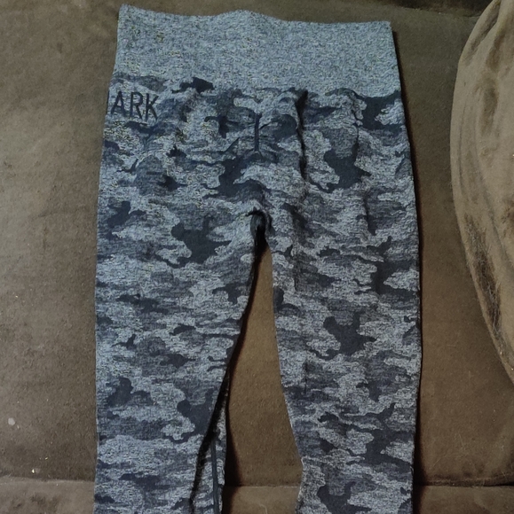 Gymshark Black and Gray Camo Leggings - Picture 2 of 2